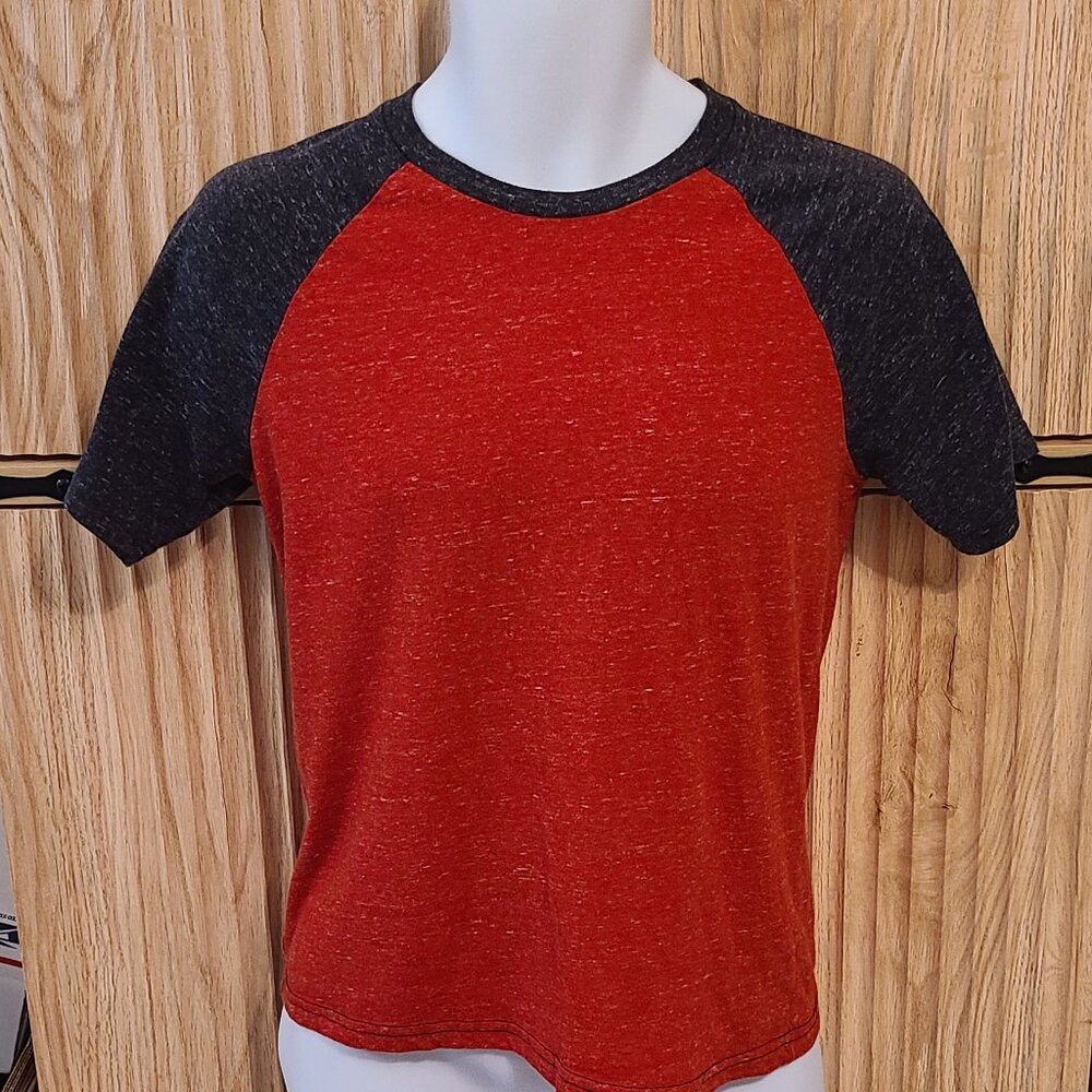 Urban Pipeline Ultimate Tee – Raglan Red & Charcoal – Size L